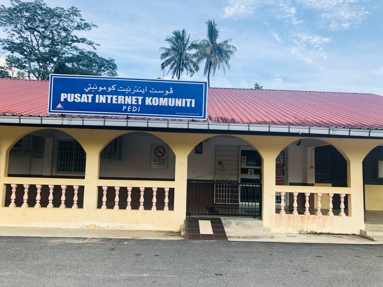 photo 6233460301144110654 y